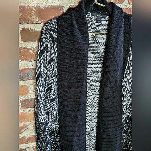 Tahari 3X Cozy Black and White Blanket Cardigan Sweater with Pockets - Picture 2 of 7